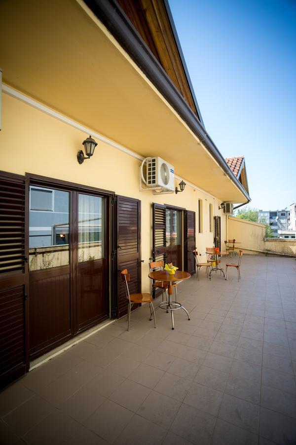 Hotel Kolping à Shkodër Extérieur photo
